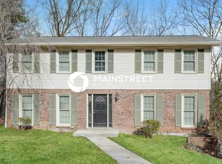 9109 Lakeridge Dr, Louisville, KY 40272