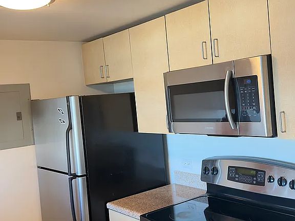 2nd image of 425 W Beech St Unit 956