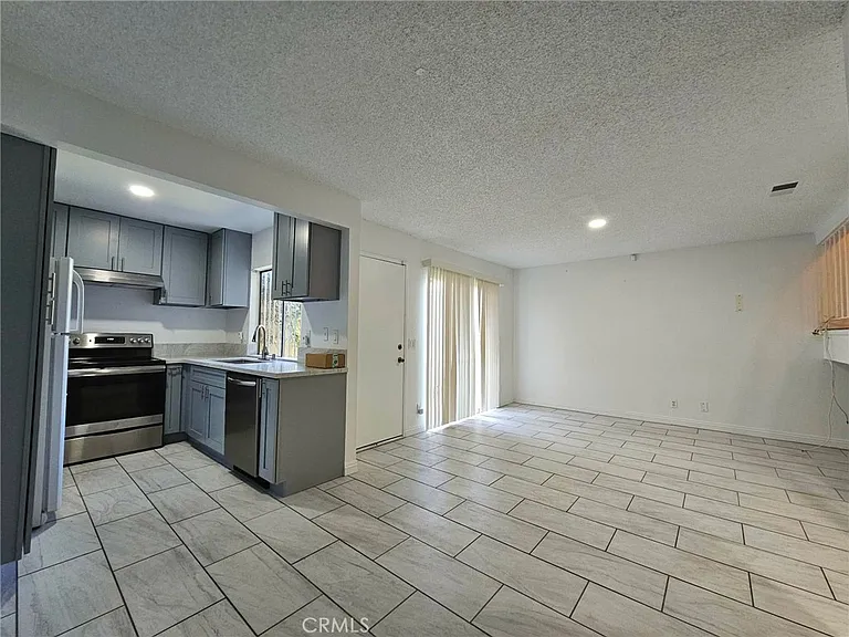 13057 Kiwi Ln — Photo 5