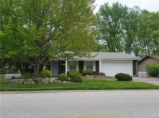 955 University Dr, Edwardsville, IL
