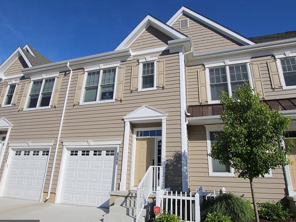 1st image of 18793 Bethpage Dr #16C
