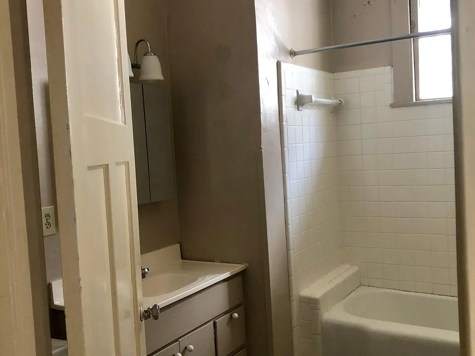 2306 State Street — Photo 3