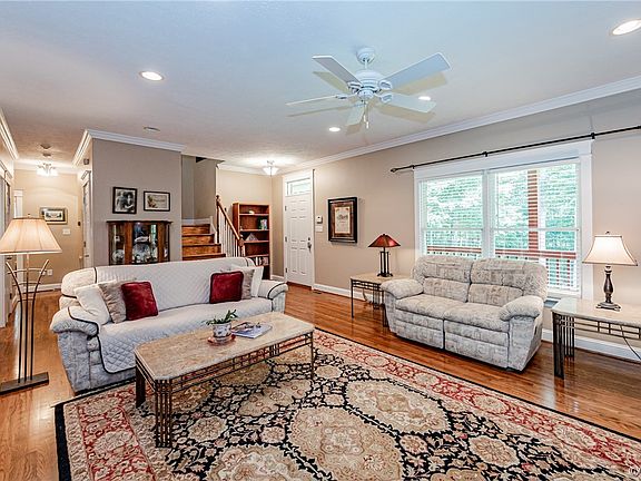 3rd image of 11081 Summer Breeze Dr