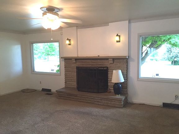 2nd image of 563 Garden Pkwy