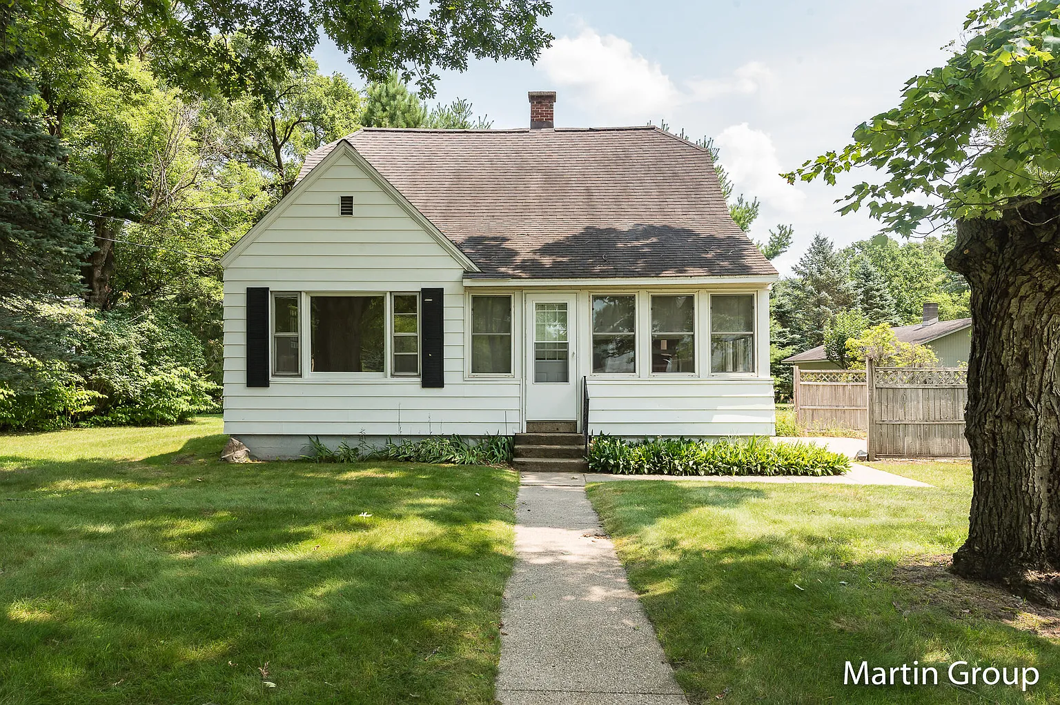 10672 Summit Ave NE photo 1