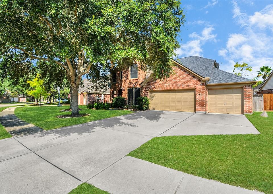 1st image of 2204 Lakewind Ln