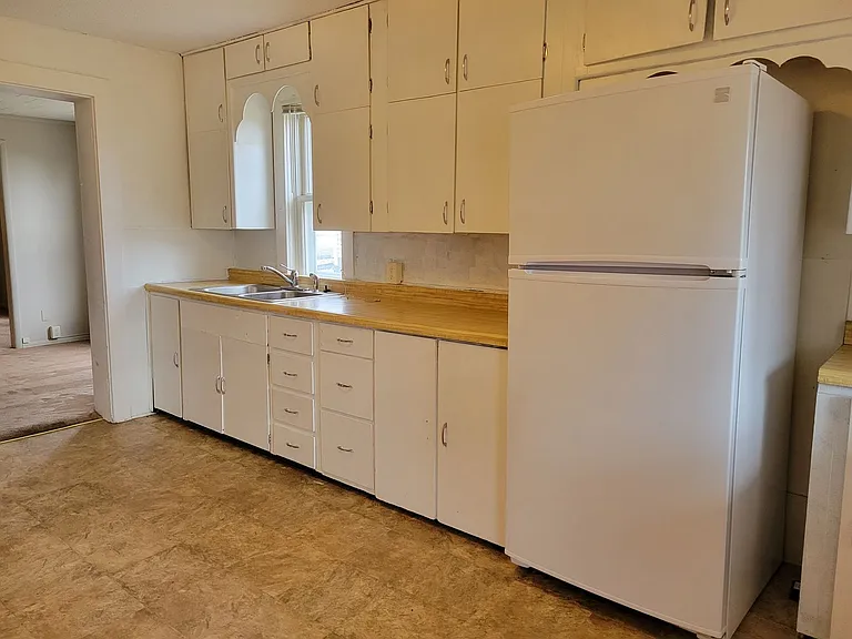 533 W Kinne St — Photo 12