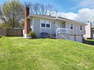 318 NE Corsicana St, Lees Summit, MO 64086