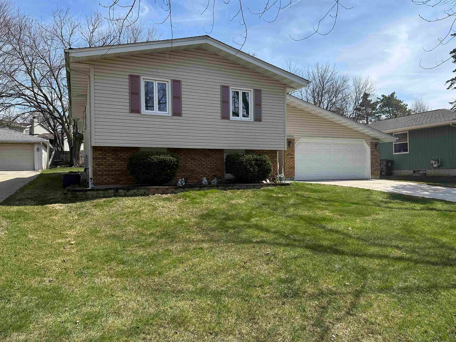 2822 Norway Pine Rd photo 1