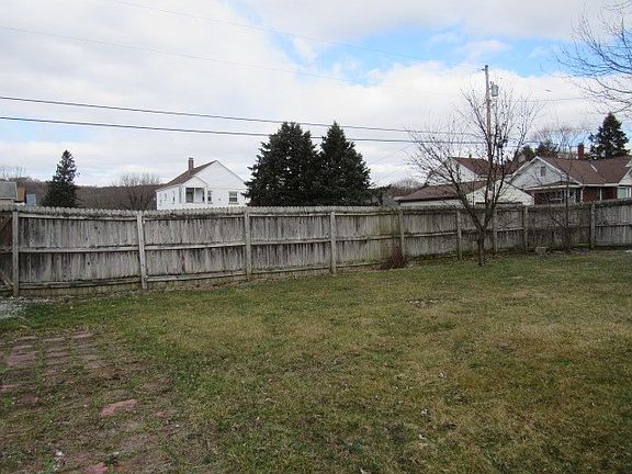 4th image of 1277 6th St