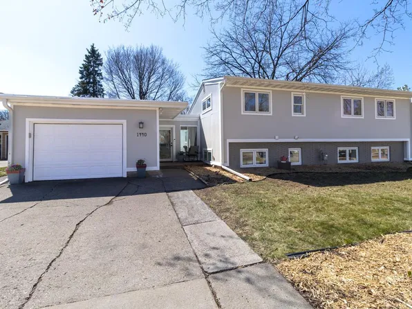 1440 Belmont Ln W, Roseville, MN 55113