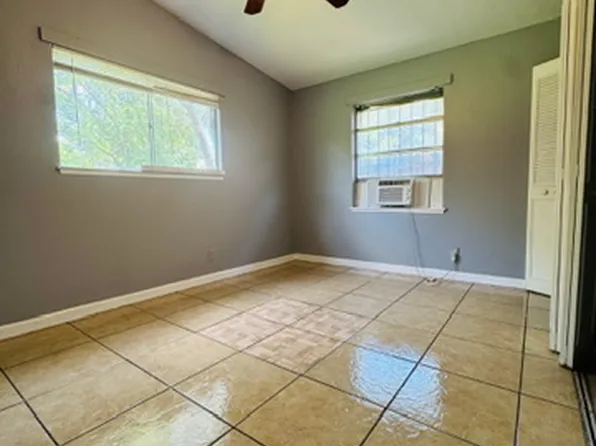 5143 Village Way, San Antonio, TX 78218
