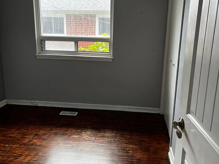 44 Romulus Dr — Photo 21