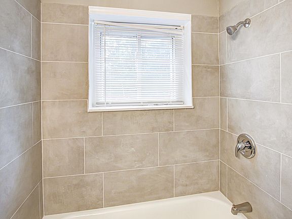 4th image of 3118 W 14th St APT 108