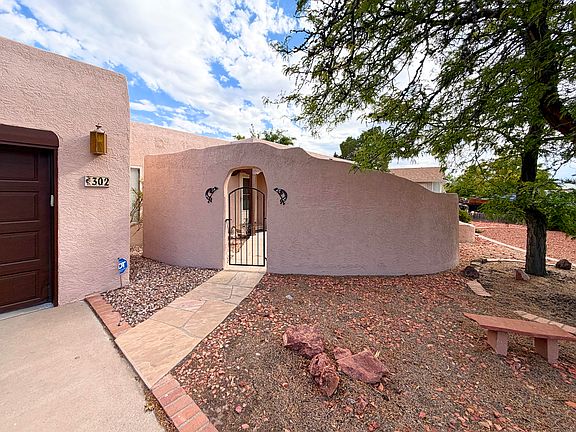 2nd image of 302 Villa Verde Dr SE
