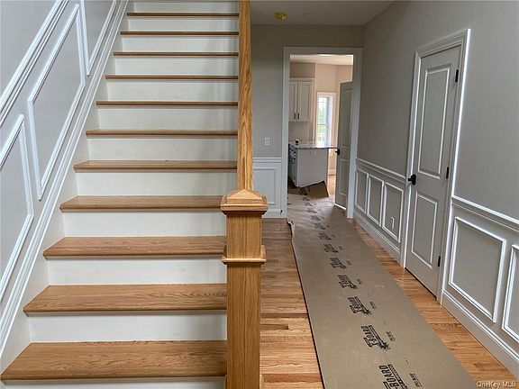 2nd image of 7 Eagle Wood Vista Ln