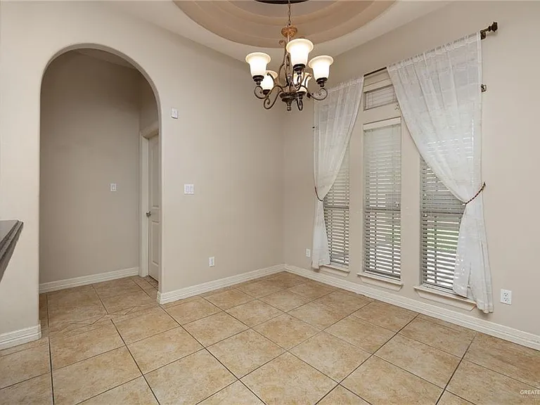 2612 Serrano St — Photo 12