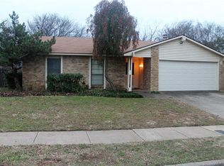 7620 Woodfield Rd, Fort Worth, TX 76112