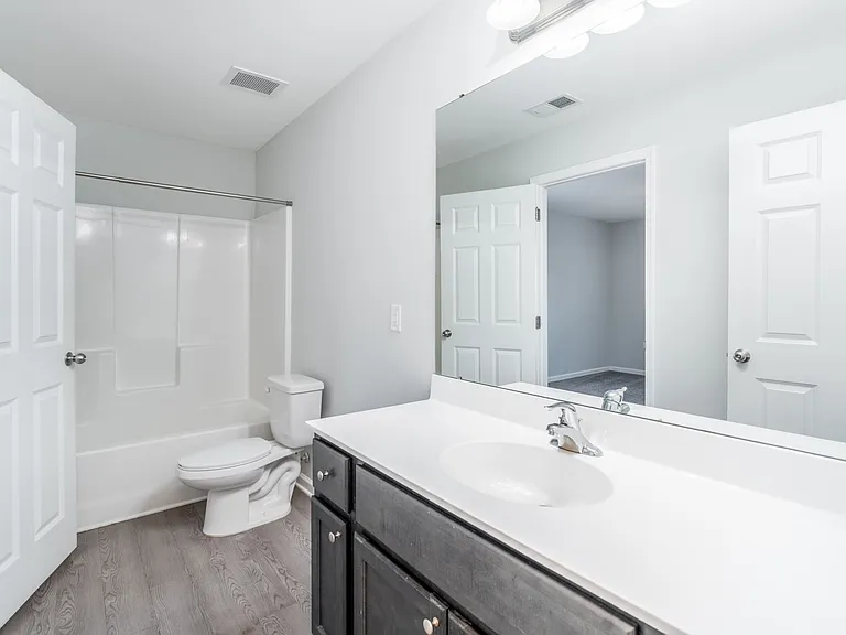 Reynolds Place Apartments — Photo 5