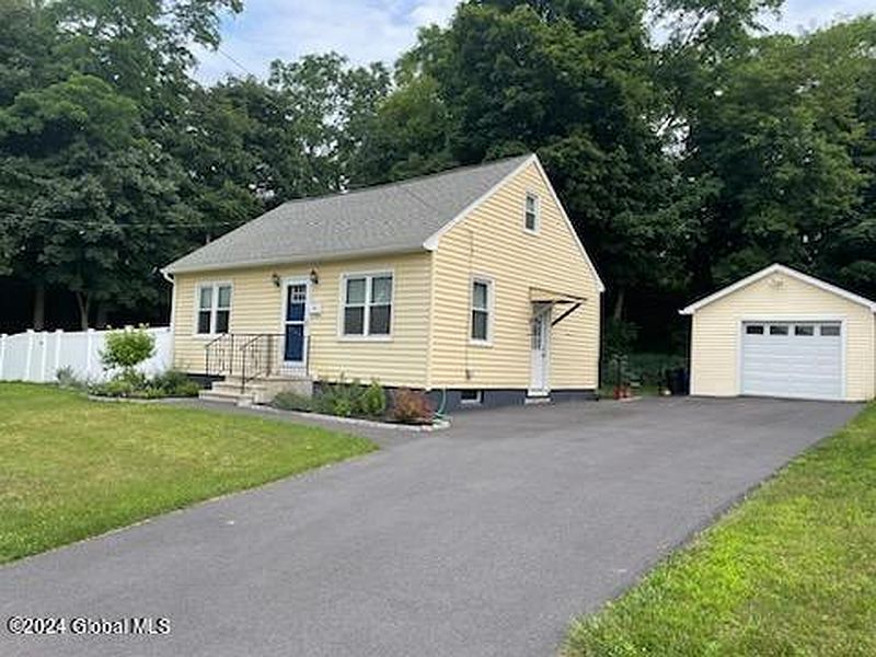3rd image of 116 Pershing Drive