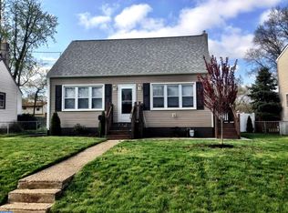 233 E Lafayette Ave, Magnolia, NJ 08049