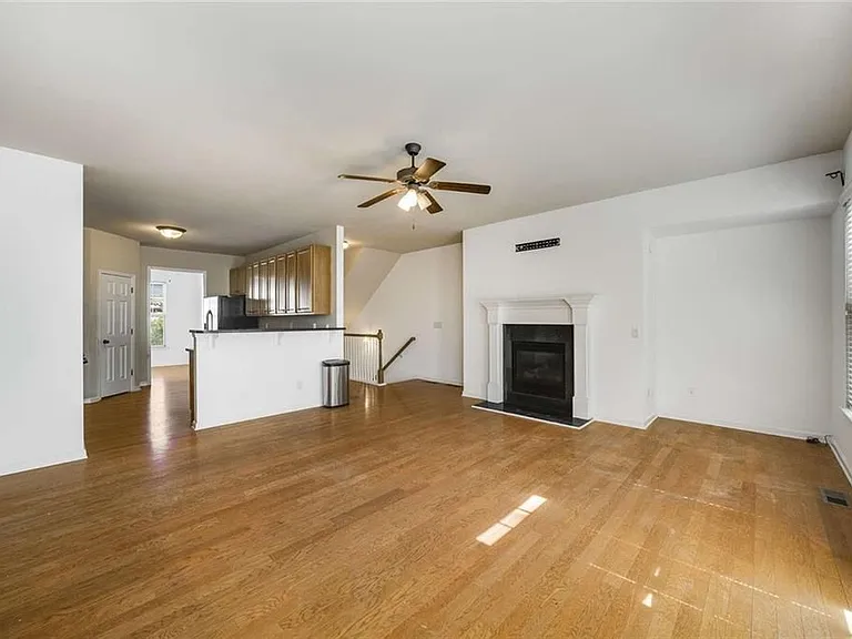 1798 Oakbrook Ln NW #8 — Photo 7