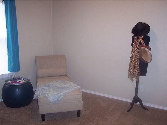 3rd image of 305 Shirley Dr