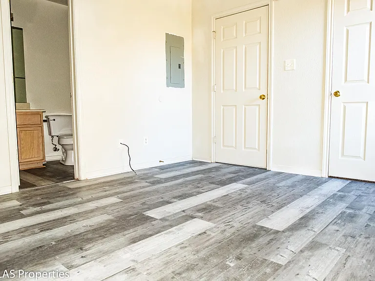 2913 Cantabrian Dr #B — Photo 20