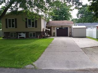 208 3rd Ave, Mendota, IL 61342