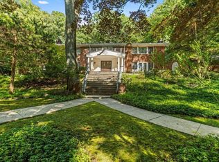 421 River Rd, Saint James, NY 11780