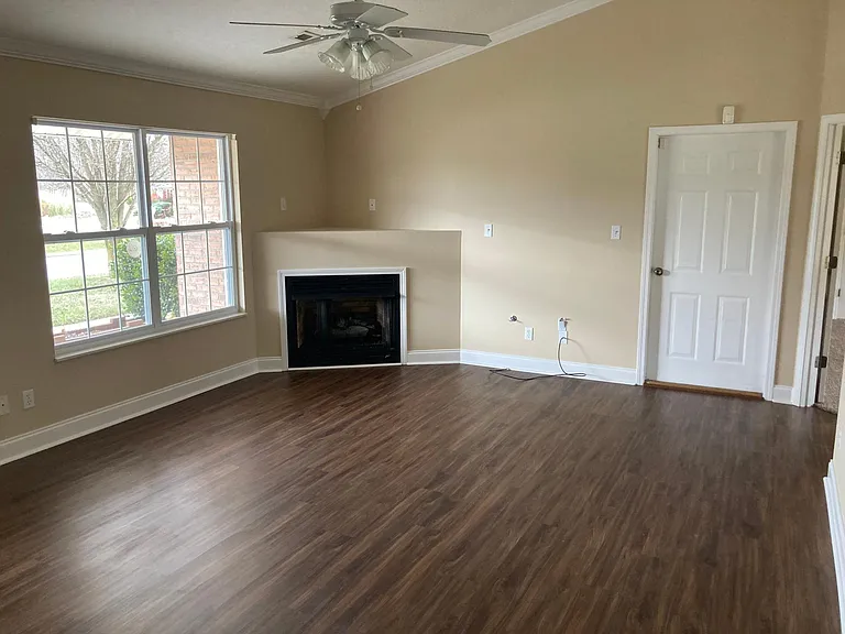 948 Mossy Grove Ln — Photo 4