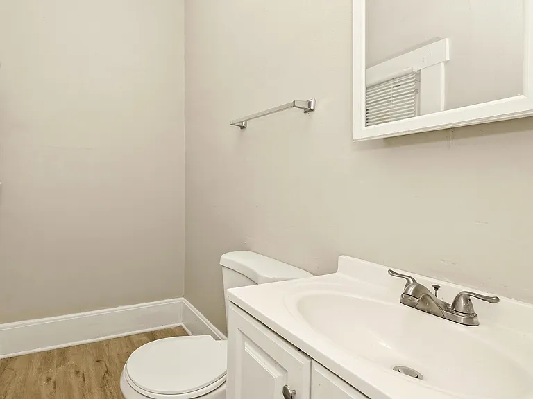 30-32 Lagonda Ave #30 — Photo 13