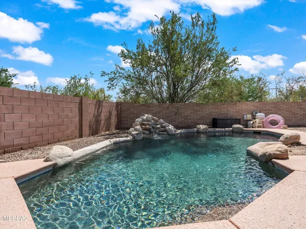 8352 N Amber Burst Dr, Marana, AZ 85743