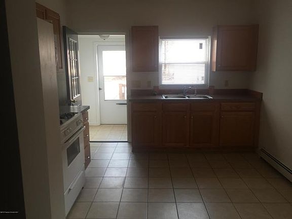 5th image of 722 Boulevard Ave