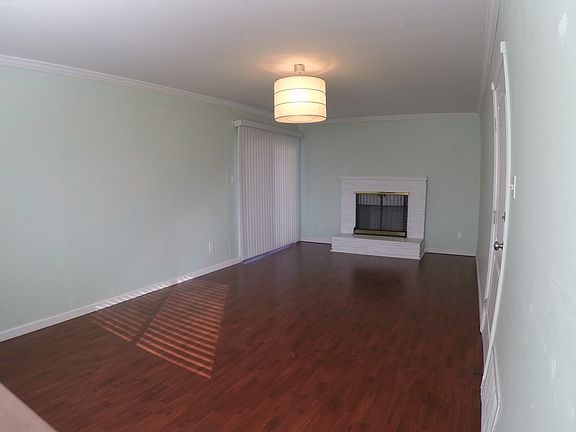 4th image of 2745 Birch Ave