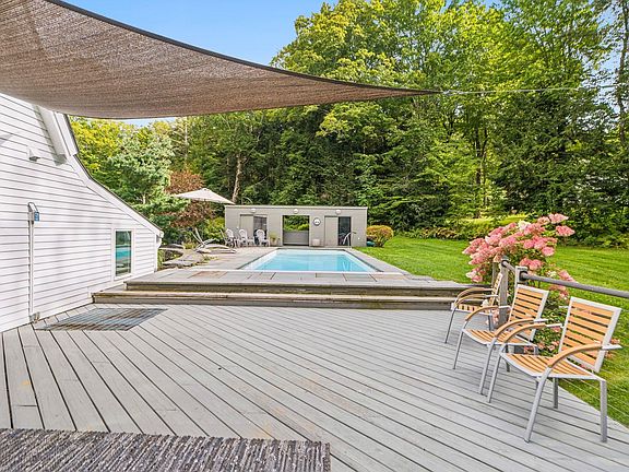 4th image of 133 Glenbrook Road