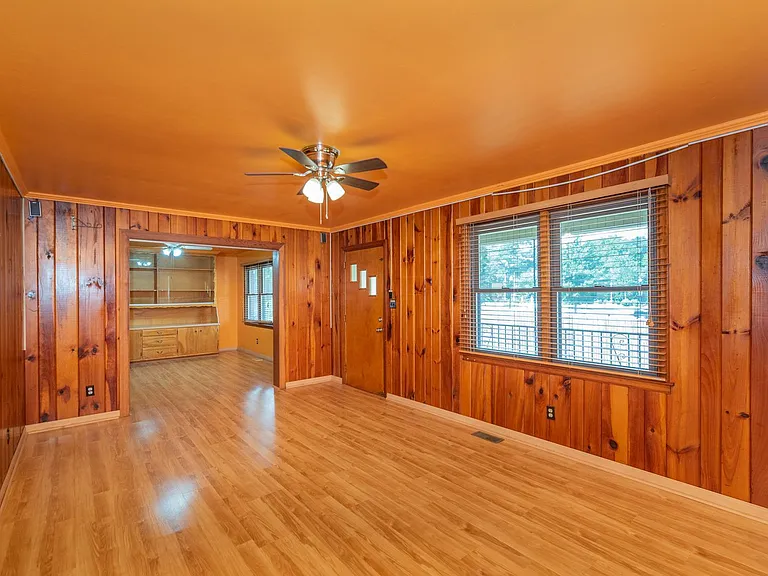 315 Georgia Ave — Photo 8