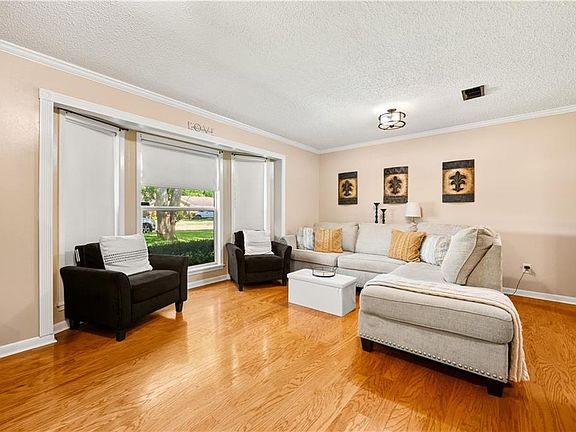 5th image of 5616 Hera St