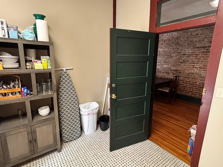214 E Broad St #B — Photo 13