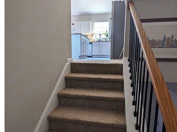 4th image of 152 Misty Grove Ln
