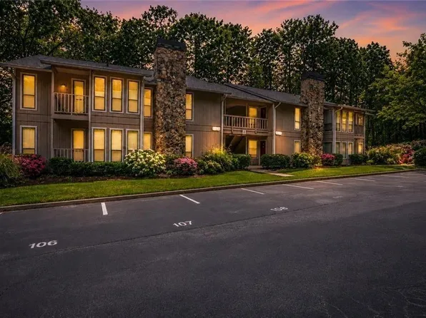 3843 Woodridge Way, Tucker, GA 30084