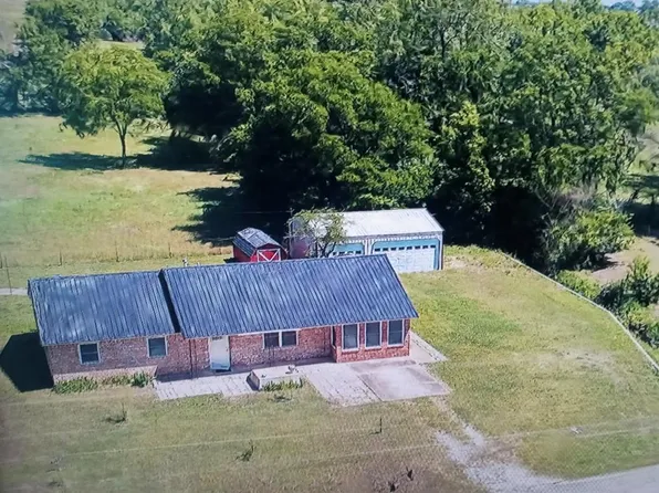 1310 W 15th St, Prague, OK 74864