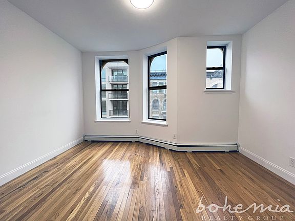 3rd image of 126 W 112th St APT 4B