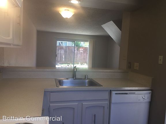 5th image of 4725 Marconi Ave APT 10