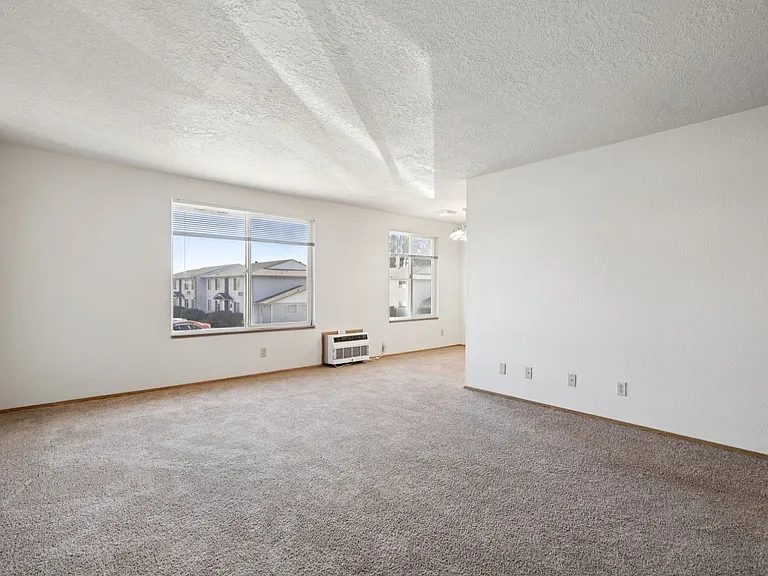Cedar Court Apartments — Photo 13