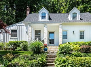 25 Glen Ave, Roslyn, NY 11576