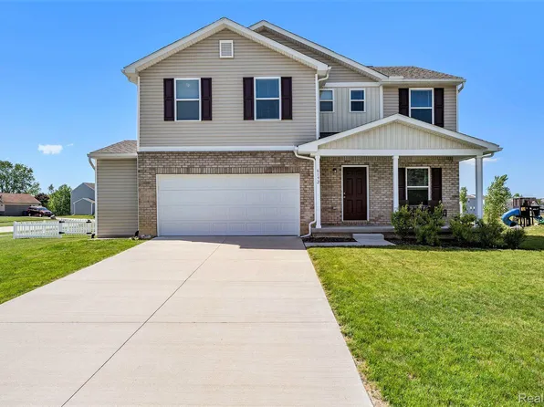 6192 Crooked River Dr, Swartz Creek, MI 48473