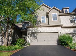 2754 Granite Ct #2754, Crystal Lake, IL 60012