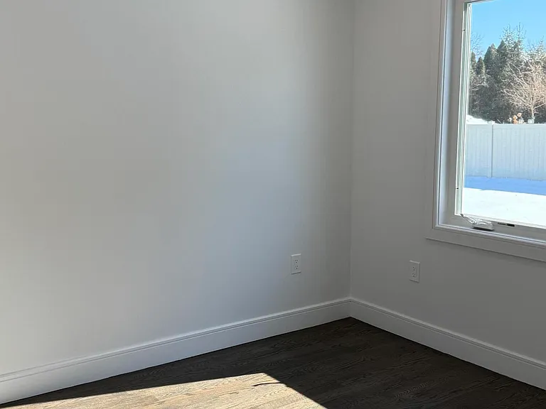 474 Monmouth Rd — Photo 16