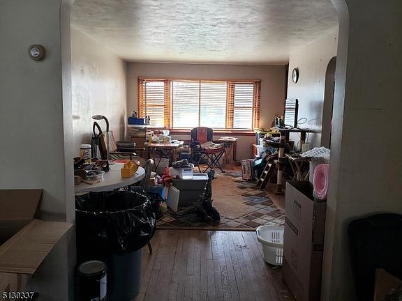 5th image of 701 Linden Ave